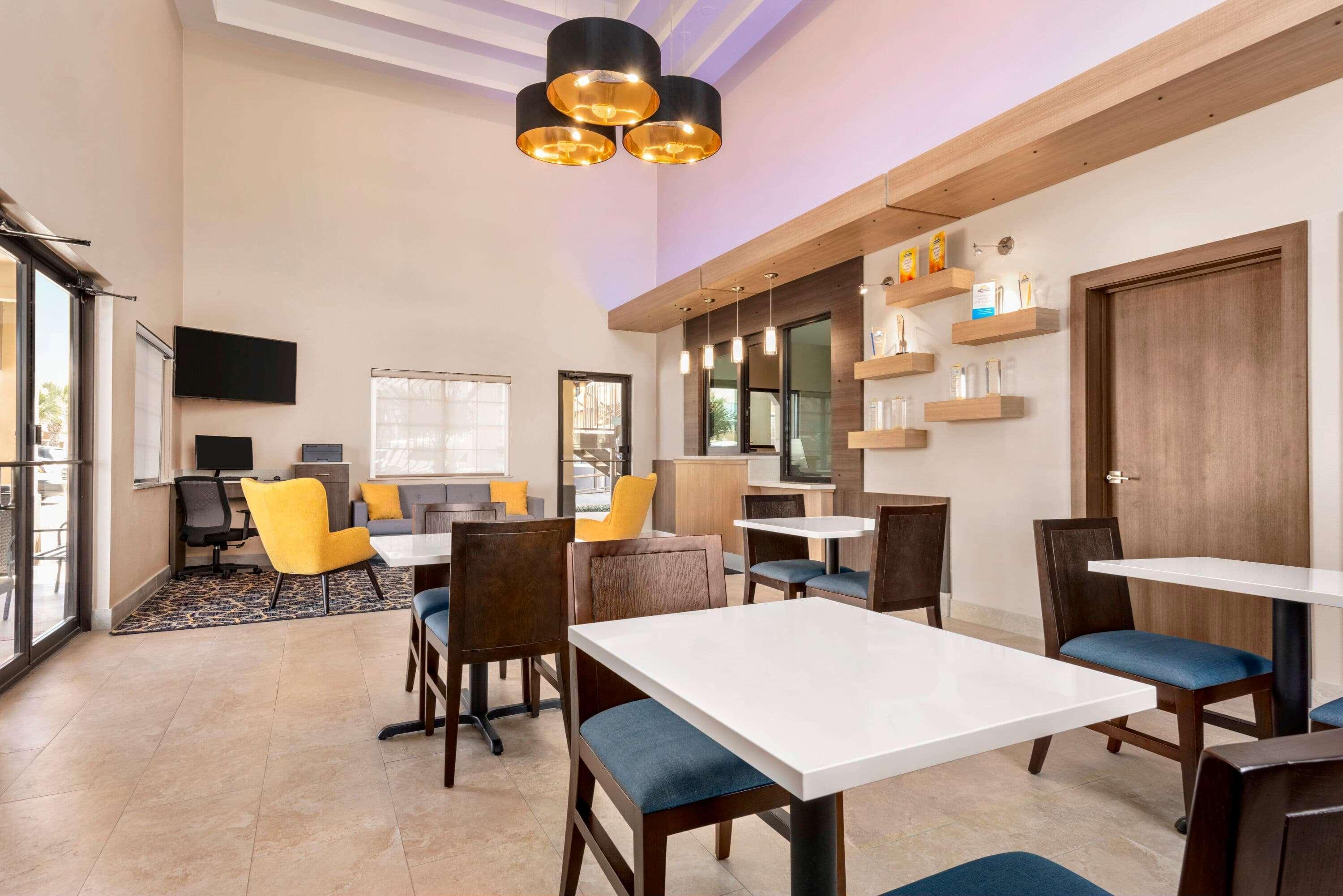 Days Inn & Suites By Wyndham Houston Hobby Airport Exterior foto