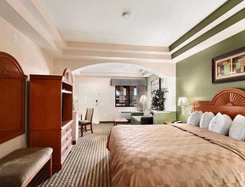 Days Inn & Suites By Wyndham Houston Hobby Airport Exterior foto